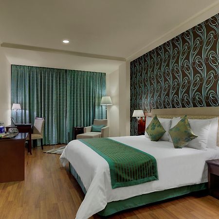 Royalton Hyderabad Abids Hotel Екстериор снимка