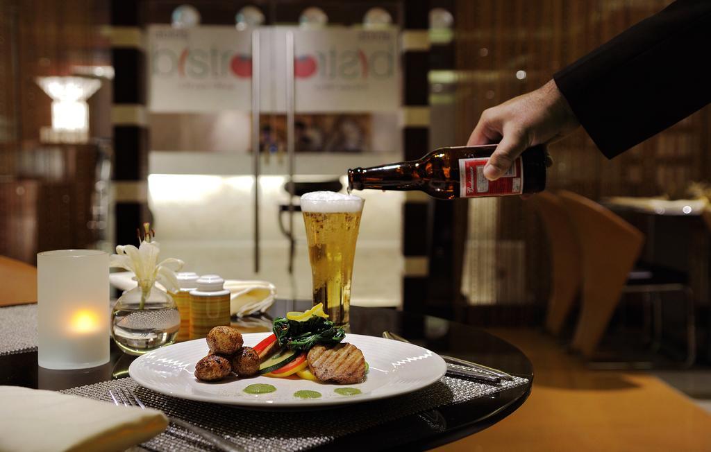 Royalton Hyderabad Abids Hotel Екстериор снимка