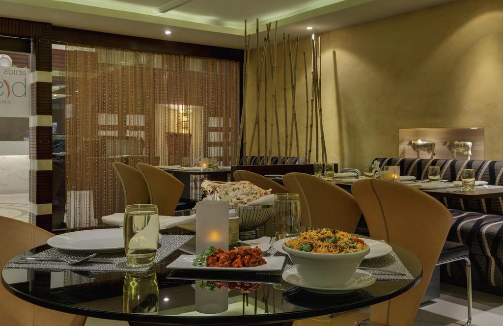Royalton Hyderabad Abids Hotel Екстериор снимка