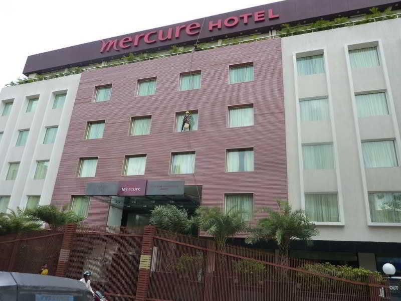 Royalton Hyderabad Abids Hotel Екстериор снимка