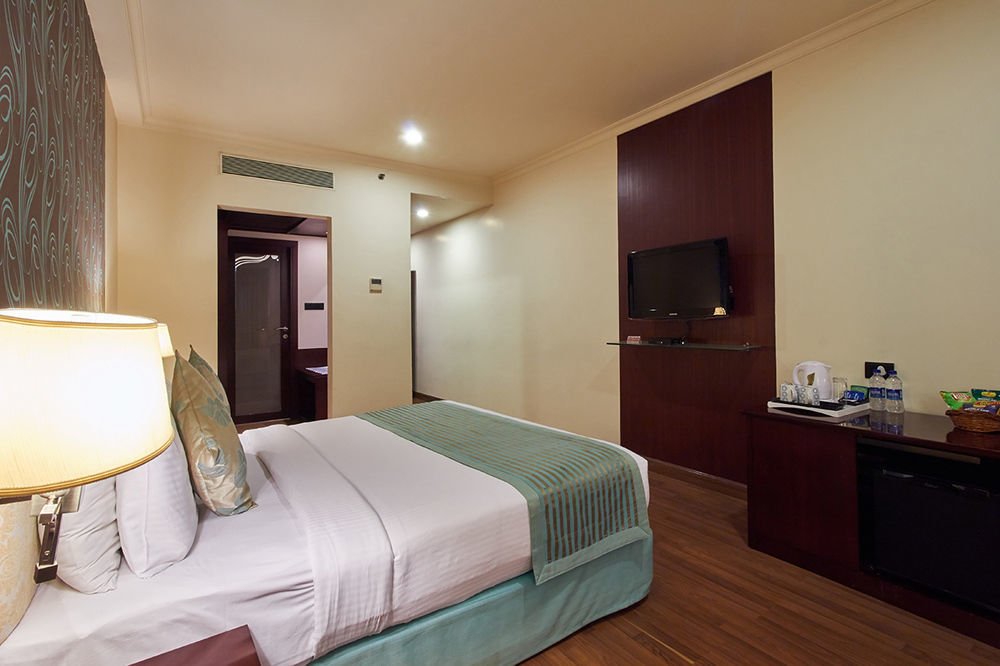 Royalton Hyderabad Abids Hotel Екстериор снимка