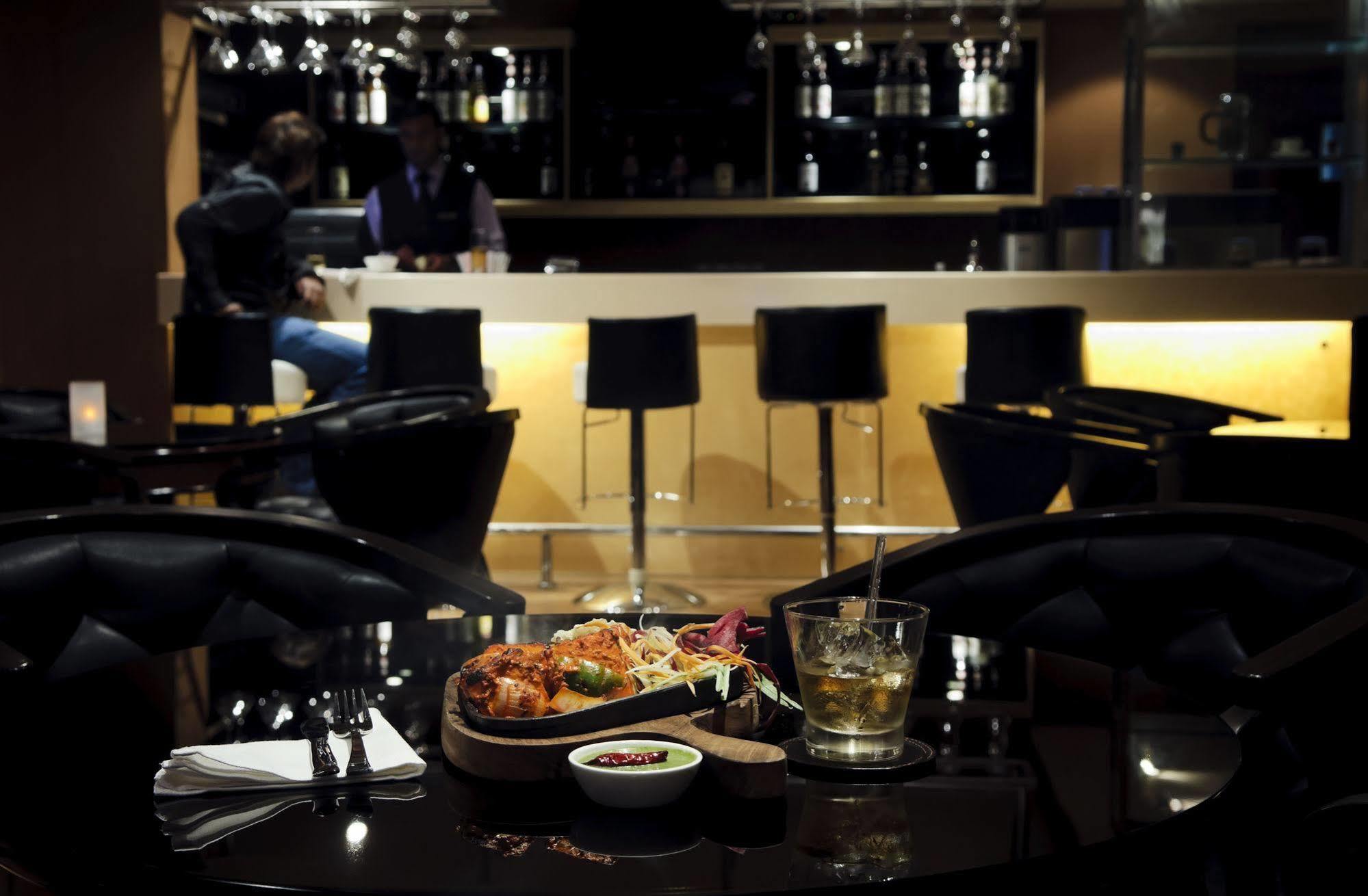 Royalton Hyderabad Abids Hotel Екстериор снимка